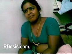 Pretty Indian Girl Flashes Her Tits